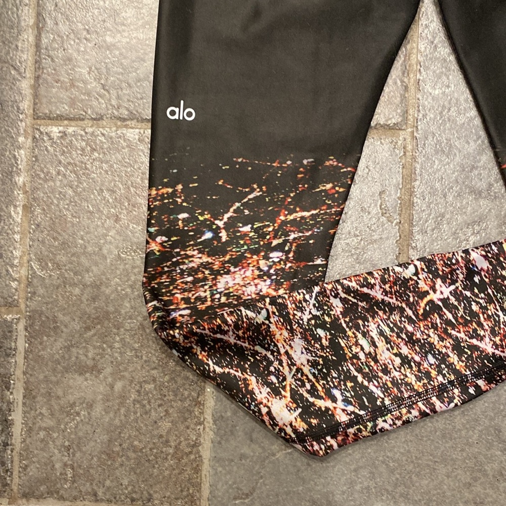 Alo Tech Lift Airbrush Legging - Picture 4 of 4